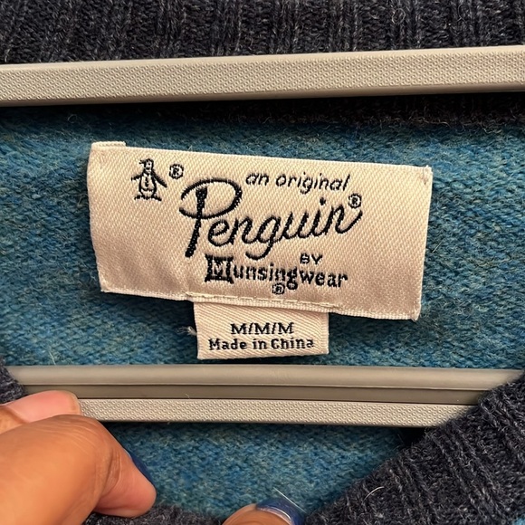 Original penguin 100% lambs wool sweater size medium - Picture 2 of 5